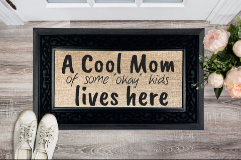 Cool Mom & okay kids Lives Here Heavy Duty Door Mat,Personalised Mom Gift for Housewarming/Birthday/Christmas/New Year/Anniversary/Birthday