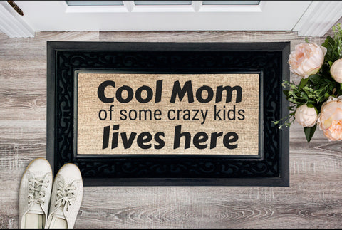 Cool Mom with crazy kids Lives Here Heavy Duty Door Mat,Funny Unique Mom Gifts for Mother&#39;s Day/Housewarming/Birthday/Christmas/Anniversary