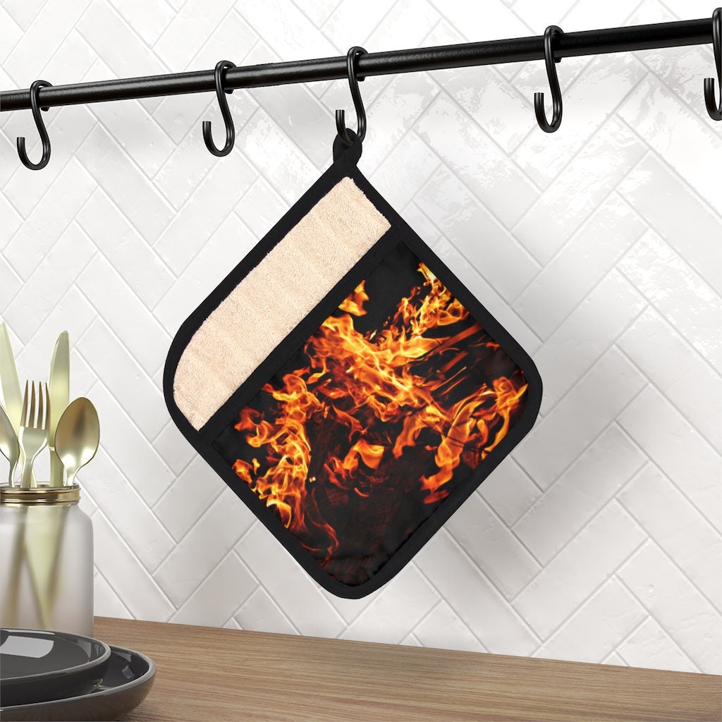Fire flames 9&quot; Pot Holder with Pocket, Gift for Housewarming/Mothers day/Couples/Bachelor/Birthday/home decor/kitchen decor/cooking/chefs